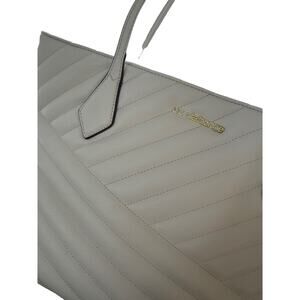 NWOT Liz Claiborne Cream Tufted Tote